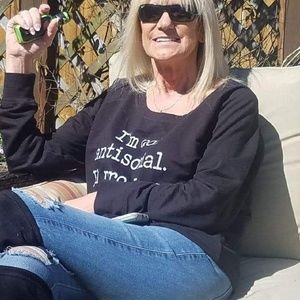 Meet your Posher, Angela